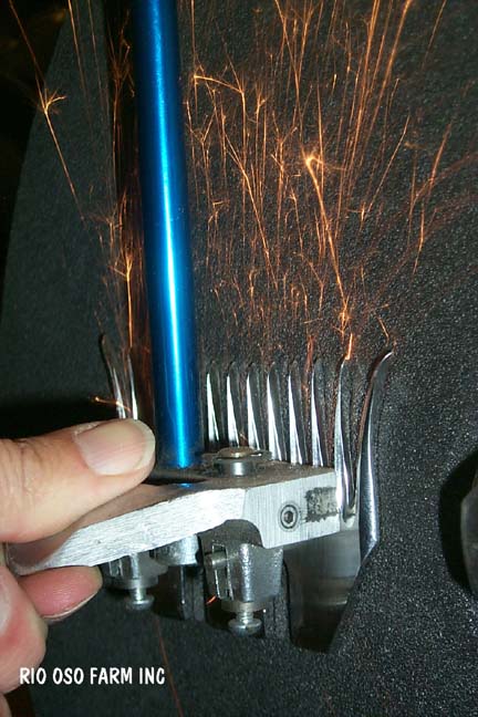 [Sharpening a 13-tooth Comb]